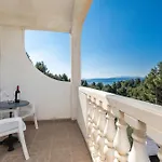 Pensión And With Parking Space - Makarska - 23916 Podgora (Split-Dalmatia)