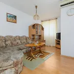 Pensión And With Parking Space - Makarska - 23916 Podgora (Split-Dalmatia)