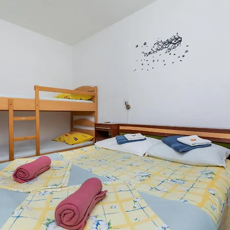 Πανσιόν And With Parking Space Podgora, Makarska - 23916 Podgora