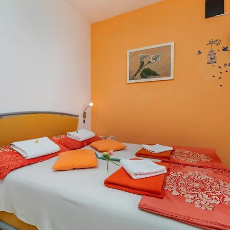 And With Parking Space Podgora, Makarska - 23916 Guest house Podgora (Split-Dalmatia)