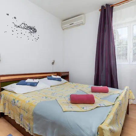 Πανσιόν And With Parking Space Podgora, Makarska - 23916 *