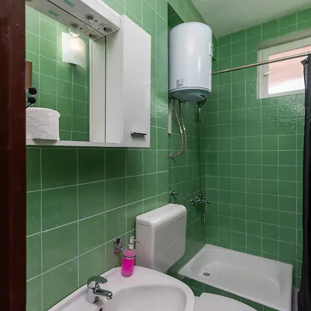 Guest house And With Parking Space Podgora, Makarska - 23916