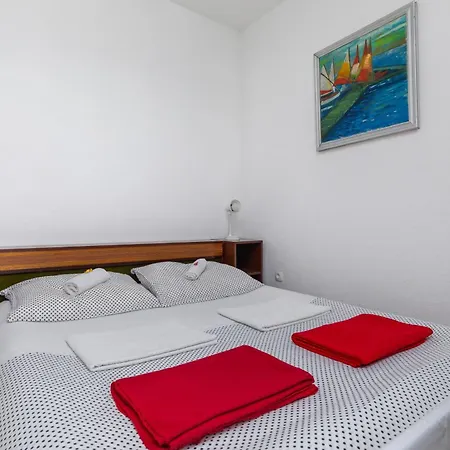 Guest house And With Parking Space Podgora, Makarska - 23916