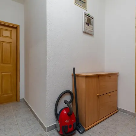 Guest house And With Parking Space Podgora, Makarska - 23916 3*