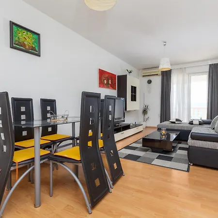 And With Parking Space Podgora, Makarska - 23916 Guest house 3*