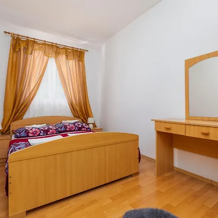 Πανσιόν And With Parking Space Podgora, Makarska - 23916 Podgora