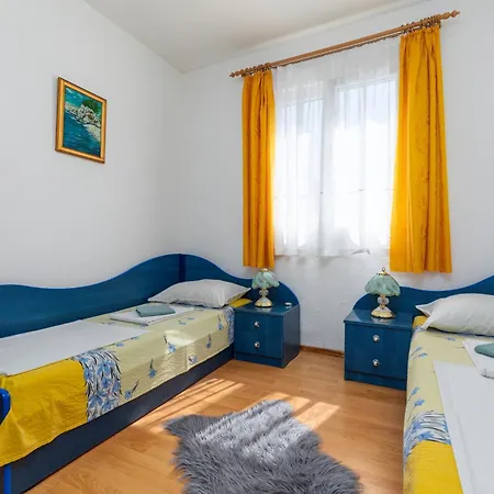 Πανσιόν And With Parking Space Podgora, Makarska - 23916